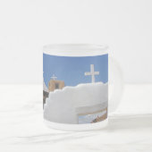 Taos Pueblo-Kirchen-mattierte Kaffee-Tasse Mattglastasse (VorderseiteRechts)