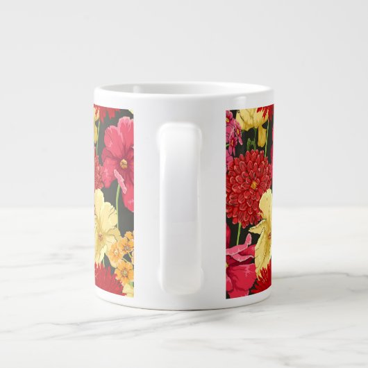 Tapete mit Blumenmuster im Aquarell-Stil Jumbo-Tasse (Rückseite)