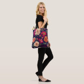 Tapete mit Blumenmuster Tasche (Am Model)