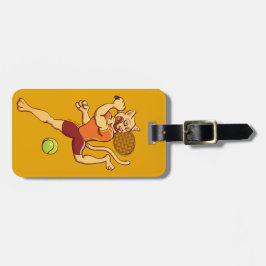 Tapferer Puma, der einen Tennisball zertrümmert Gepäckanhänger