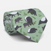 Tapir Family Dinner in Green Krawatte (Gerollt)