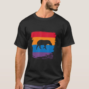 Tapir Shadow-Silhouette mit farbenfroher Flagge T-Shirt