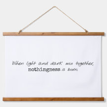 Tapisserie aus hellem und dunklem Holz