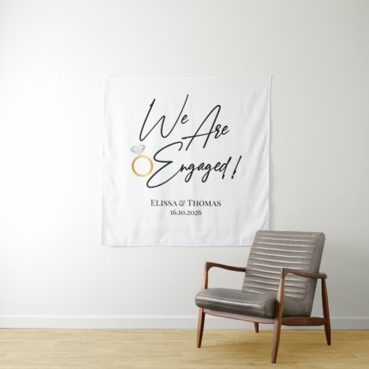 Tapiz We Are Engaged! Backdrop Wandteppich (Beispiel)