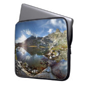 Tarn under the Minarets - Sierra Laptopschutzhülle (Vorderseite Links)