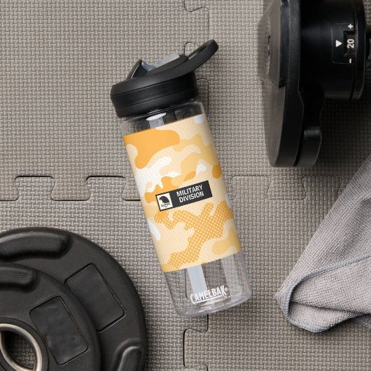 Tarnmuster in Orange und Gelb Trinkflasche (Fitnessstudio (gedreht))