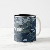 Tarnung der Marine-NWU kundengerecht Zweifarbige Tasse (VorderseiteRechts)