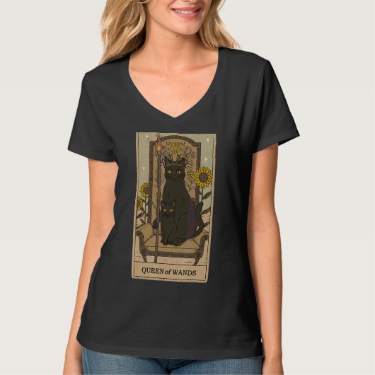 Tarot-Card-Queen of Wands and Black Cats Graphic O T-Shirt (Vorderseite)