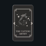 Tarot Card Tattoo Artist Celestist Business Card Visitenkarte<br><div class="desc">Tarot Card Tattoo Artist Business Card! Minimaler Elfenbein-Creme-Text und Details ergänzen das böhmische und himmlische Moon- und Sternenkartenthema Tarot. Text ist vollständig anpassbar, können Sie mit der Schaltfläche "Personalisieren" in Ihren eigenen Details bearbeiten. Vergessen Sie nicht, die passenden Artikel in dieser Kollektion auszuprobieren! Ideal für Tattoo-Künstler, Piercers, Tattoo-Shopbesitzer oder für...</div>