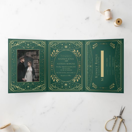Tarot Hochzeit in Gold und Emerald Elegant Dreifach Gefaltete Einladung (Innenseite)