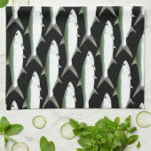 Tarponmuster auf Schwarzem Geschirrtuch (Gefaltet)