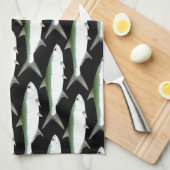 Tarponmuster auf Schwarzem Geschirrtuch (Viertel Falte)