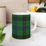 Tartan Clan Davidson Kariert Green Black Karo Kaffeetasse<br><div class="desc">Klassische Kaffee-Tasse mit dem beliebten klassischen Clan Davidson Scottish karierte Muster. Dieses klassische karierte Muster macht diese heiße Schokoladentasse zu einem wertvollen Geschenk für jeden Kaffee- oder Teeliebhaber, der selbst besondere Anlass oder Leckerei mag</div>