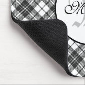Tartan pattern Christmas Schwarz-weiß Monogram Mousepad (Ecke)