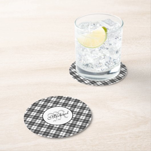 Tartan pattern Christmas Schwarz-weiß Monogram Runder Pappuntersetzer (Vor Ort)