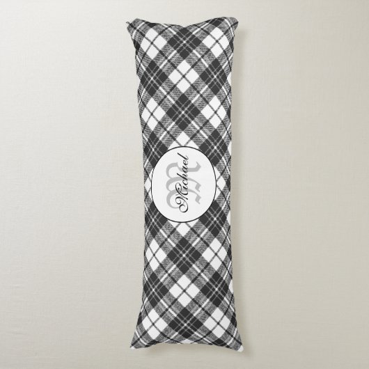 Tartan pattern Christmas Schwarz-weiß Monogram Seitenschläferkissen (Vorderseite Vertikal)