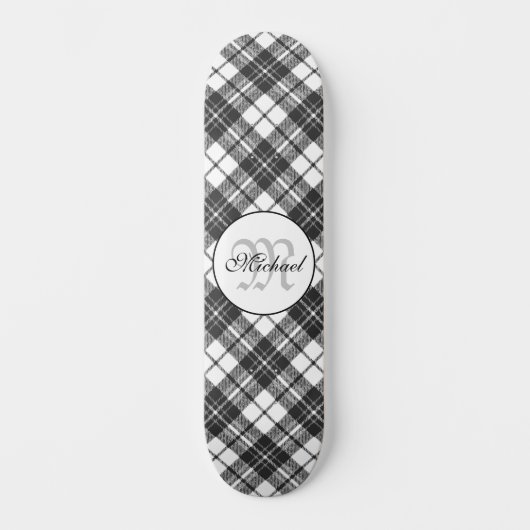 Tartan pattern Christmas Schwarz-weiß Monogram Skateboard (Vorderseite)