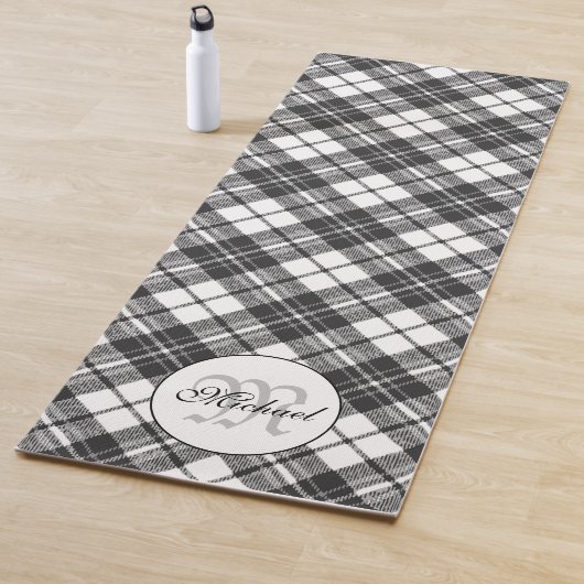 Tartan pattern Christmas Schwarz-weiß Monogram Yogamatte (Beispiel)
