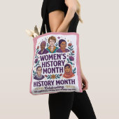 Tasche als Tribut an den Monat der Frauengeschicht (Von Nahem)