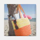Tasche am Sandy Beach auf Baumstamm Magnet (Vorne)
