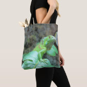 Tasche aus grünem Leguan (Von Nahem)