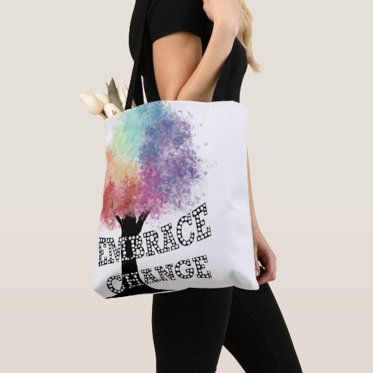 Tasche "Embrace Change" mit bunten Regenbogenbaum (Von Nahem)