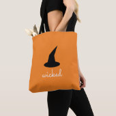 Tasche für Halloween mit einem Hexenhut (Von Nahem)
