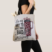 Tasche Koffein und Knochen (Von Nahem)