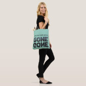Tasche mit All-Over-Print, Umhängetasche (Am Model)