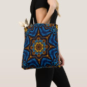 Tasche mit blauem Diamant (Von Nahem)