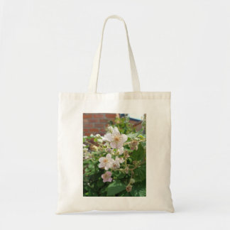 Tasche mit Brombeerblüte