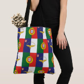 Tasche mit den Flaggen Portugals und der Azoren (Von Nahem)