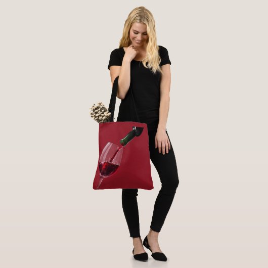Tasche mit Flaschendesign (Am Model)