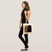 Tasche mit goldenem Blumenornament mit Perlen (Vorderseite (Model))