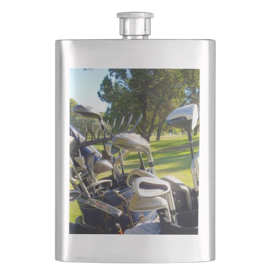 Tasche mit Golf Clubs, klassischer Hip Flask Flachmann (Vorderseite)