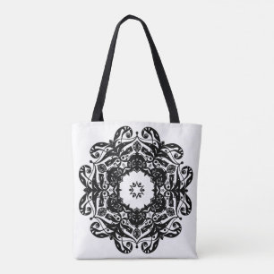 Tasche mit Schwarz-Weiß-Ornamenten