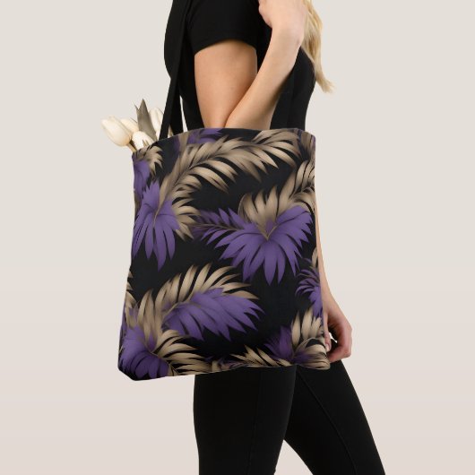 Tasche mit schwarzem Blumenblatt (Von Nahem)