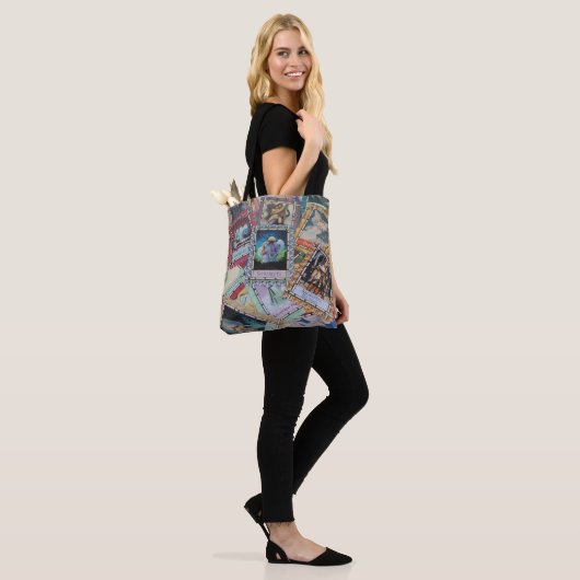 Tasche mit Tarot (Am Model)