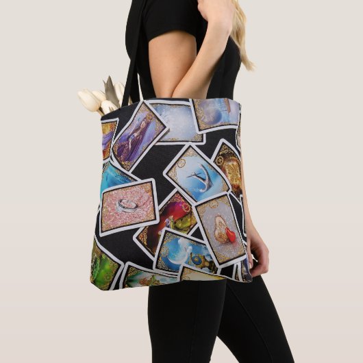 Tasche mit Tarot (Von Nahem)