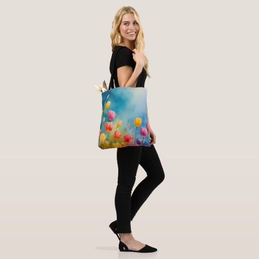 Tasche mit Tulpen (Am Model)