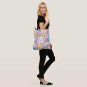 Tasche Tropical Floral Gelb und orange Monogramm (Am Model)
