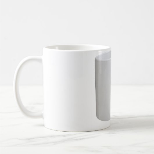 Tasse auf einer Tasse (Links)