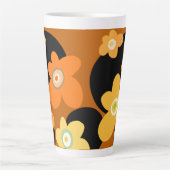 Tasse aus braunem Blumenmuster (Vorderseite)