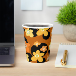 Tasse aus braunem Blumenmuster Pappbecher