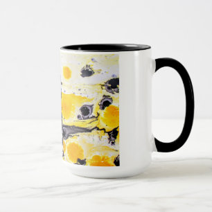 Tasse aus gelbem und schwarzem Muster