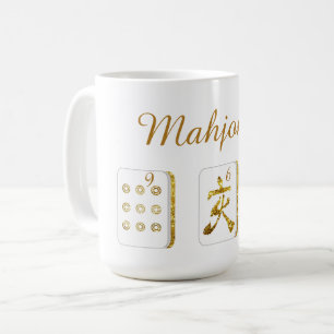 Tasse aus Gold und Weiß-Mahjong-Tiles
