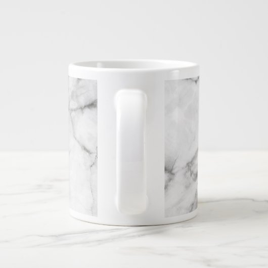 Tasse aus grauem Marmor (Rückseite)