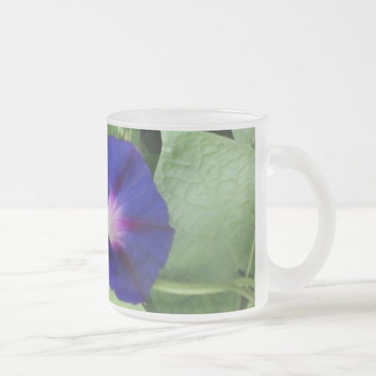 Tasse aus lila Mattiertem Glas (Rechts)
