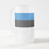 Tasse aus mattiertem Glas mit der Flagge Estlands (Vorderseite Links)