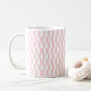 Tasse aus rosa und weißem Streifen